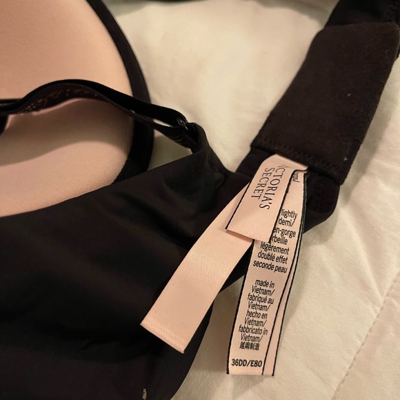 Victoria Secret - Picture 3 of 8